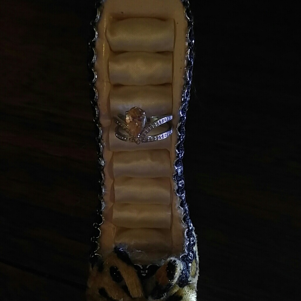 Unique Crystal ring - Picture 3 of 4